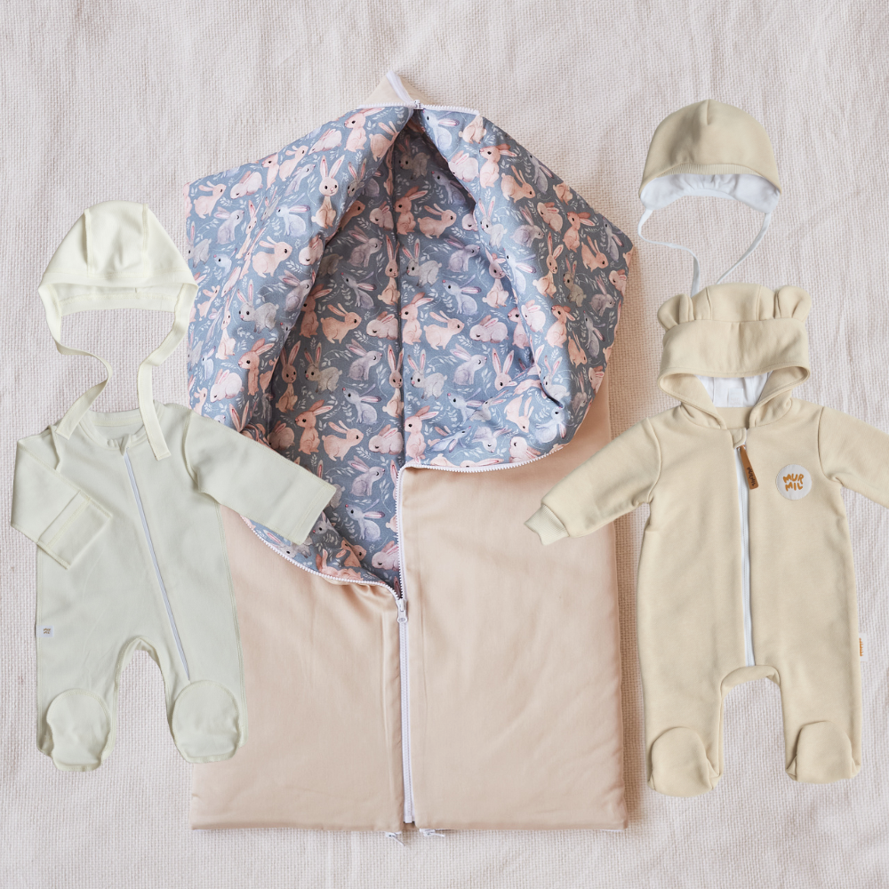 Комплект на выписку Зайчишки тёмные (бежевый)/Бежевый (5 предметов)