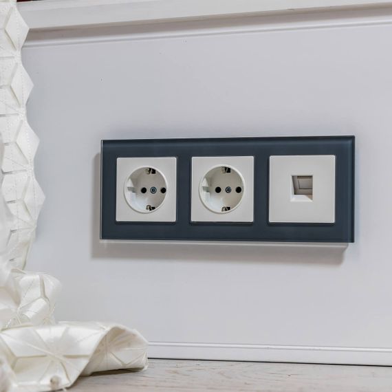 Розетка с заземлением, безвинтовой зажим Werkel белый W1171301 4690389155321