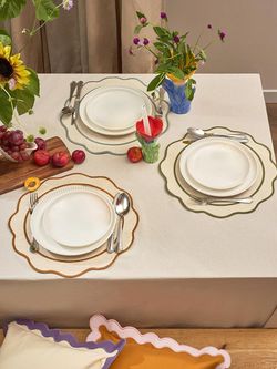 Салфетка под приборы Anemone из коллекции Trendy Ruffles, Ø38 см, серый