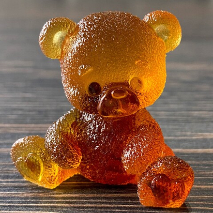 Мишка сердечки на лапках