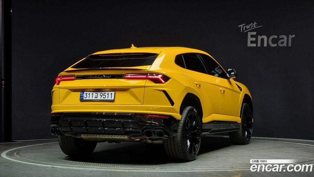Lamborghini Urus 4.0 V8 (12.2022)