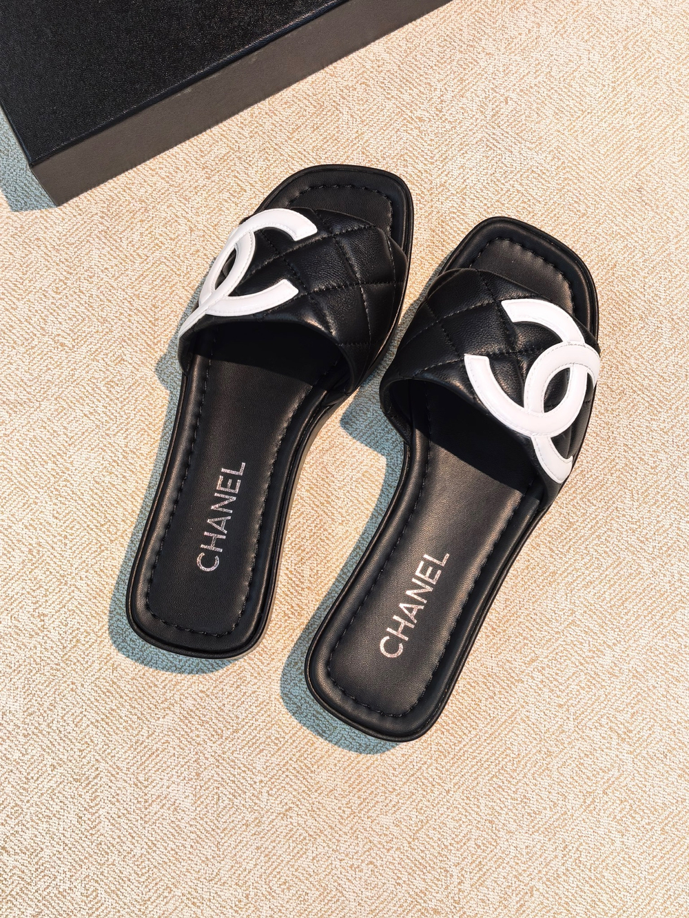 Шлепанцы Chanel
