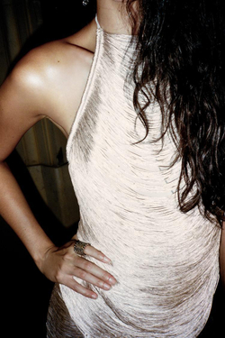 ZARA ТОП С ГОРЛОВИНОЙ ХАЛТЕР И БАХРОМОЙ, ЦВЕТ РОЗОВОГО ДЕРЕВА