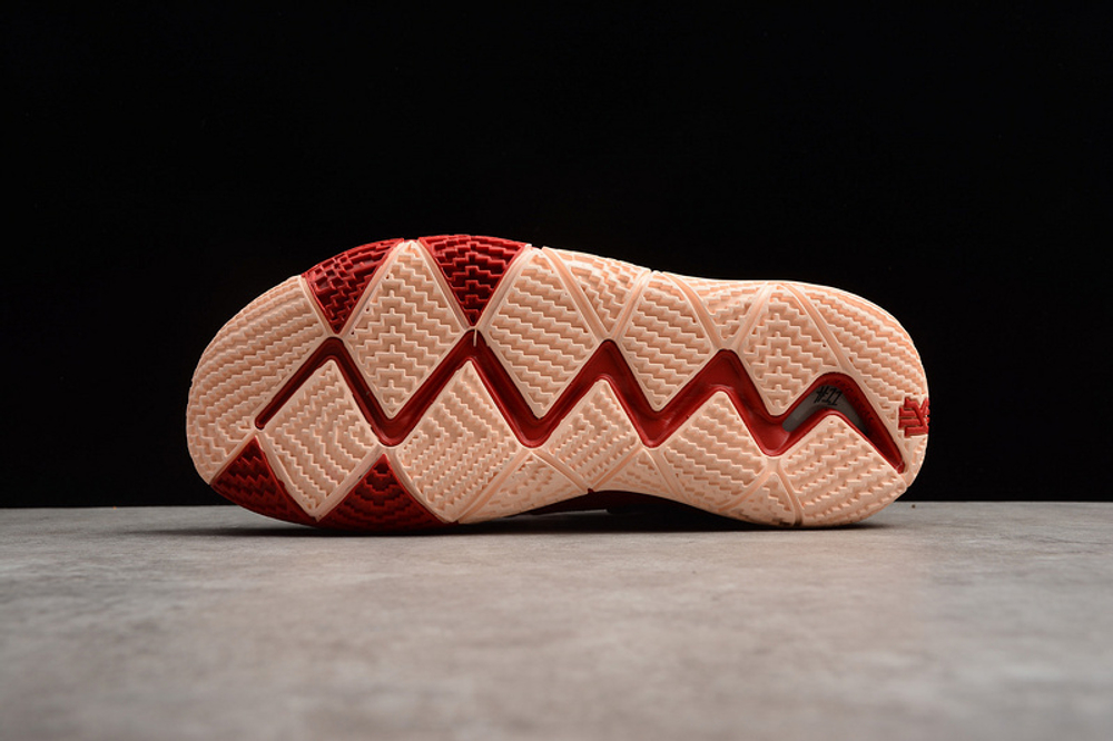 Kyrie 4 new years 2025