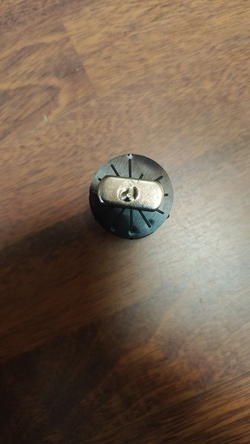 Фиксатор штанги для электромоторов