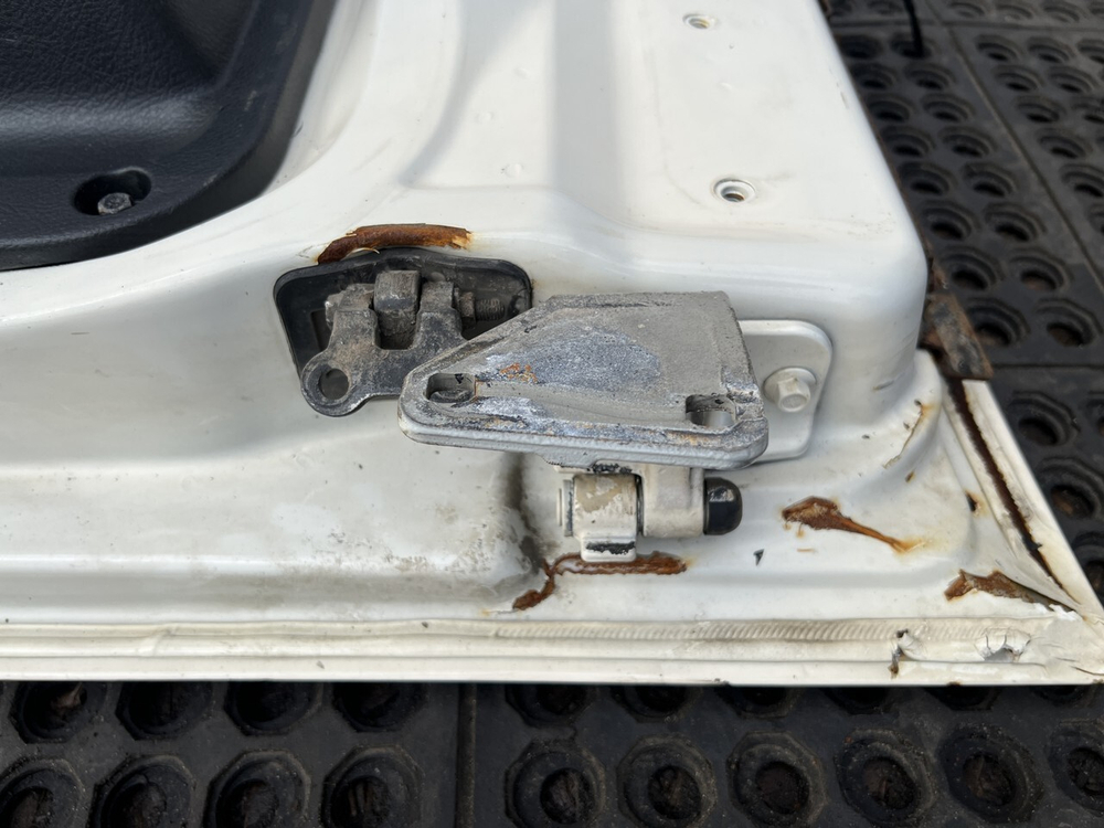 Дверь правая в сборе 2023г