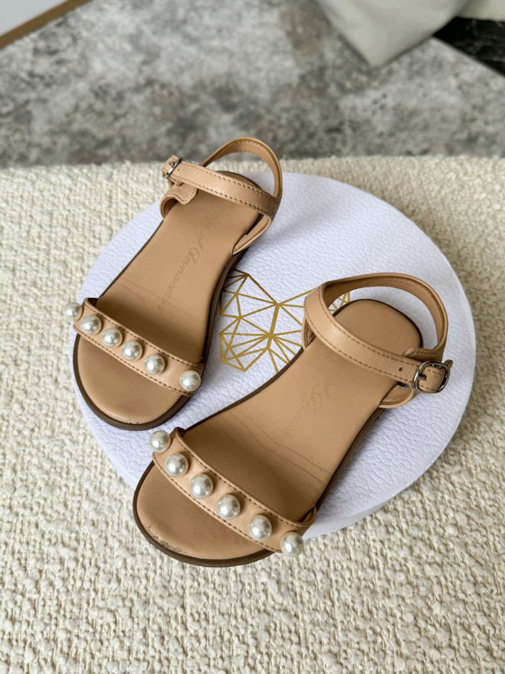 Кожаные сандалии Age of  Innocence, 24