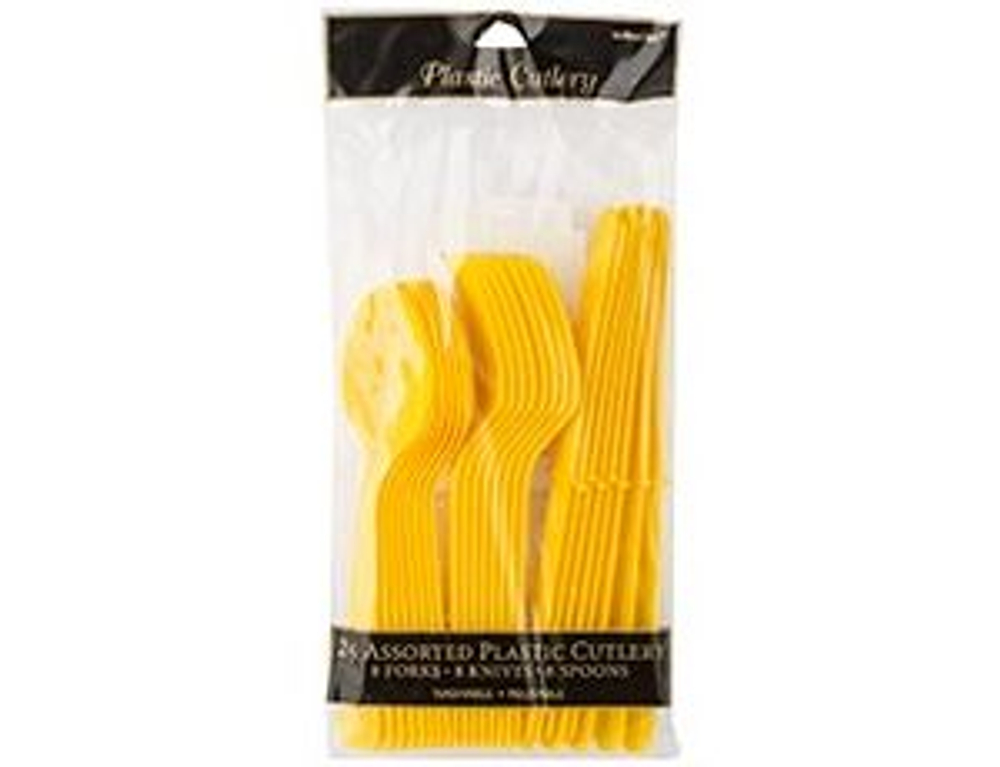 Столовые приборы в ассортименте