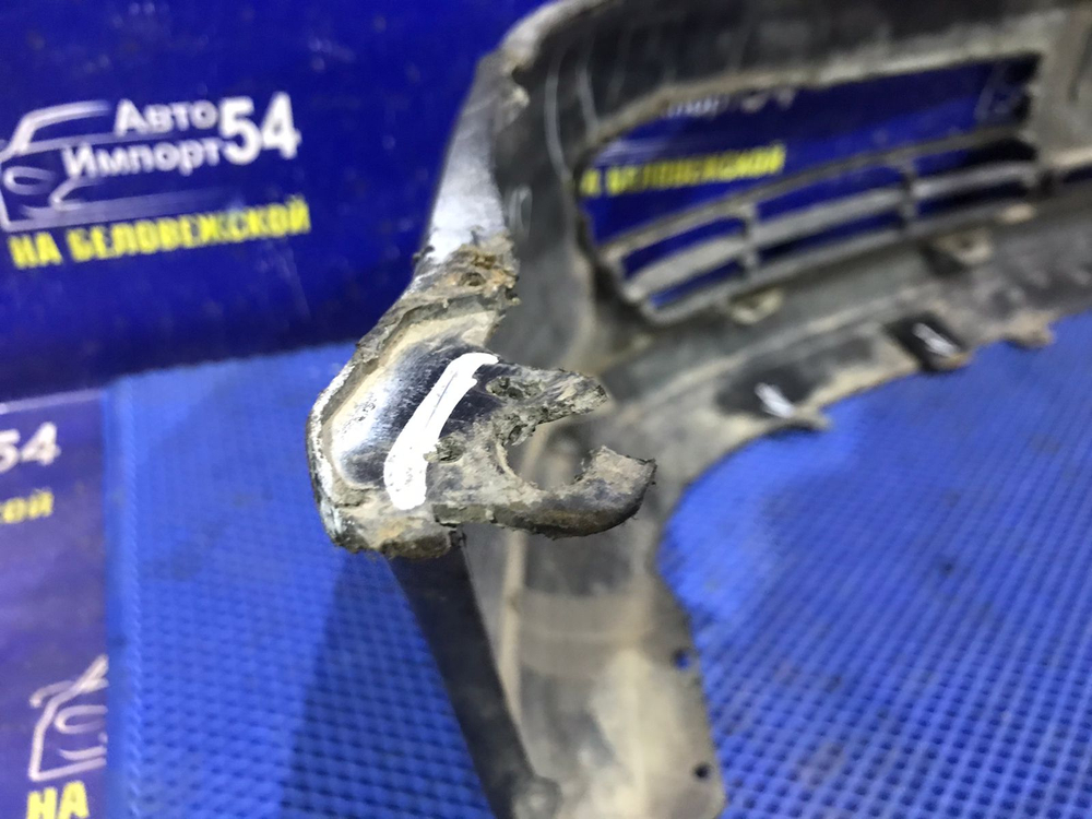 Бампер передний MITSUBISHI LIBERO 1999