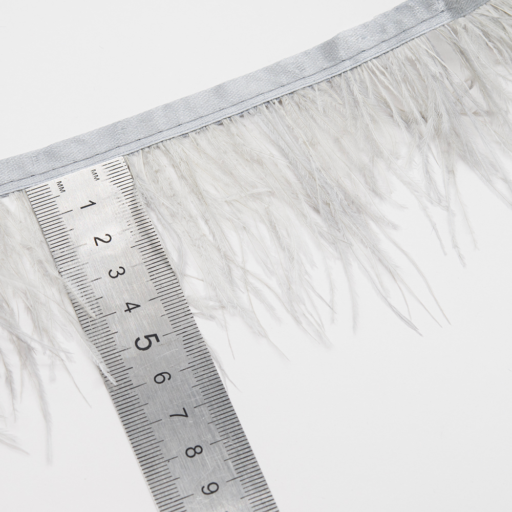 Страусиные перья на ленте, оттенок "Серый"