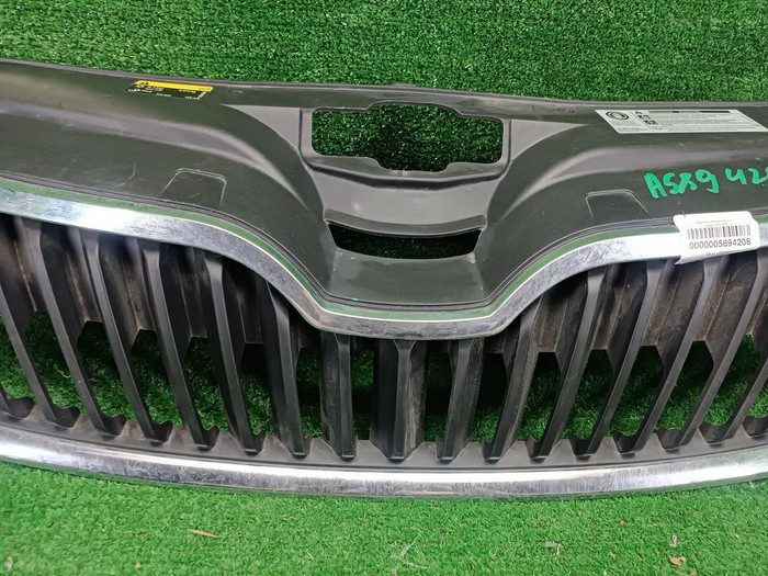 Решетка радиатора Skoda Rapid 1 (2012-2020)