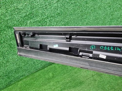 Накладка двери передняя правая Audi Q3 (14-18)