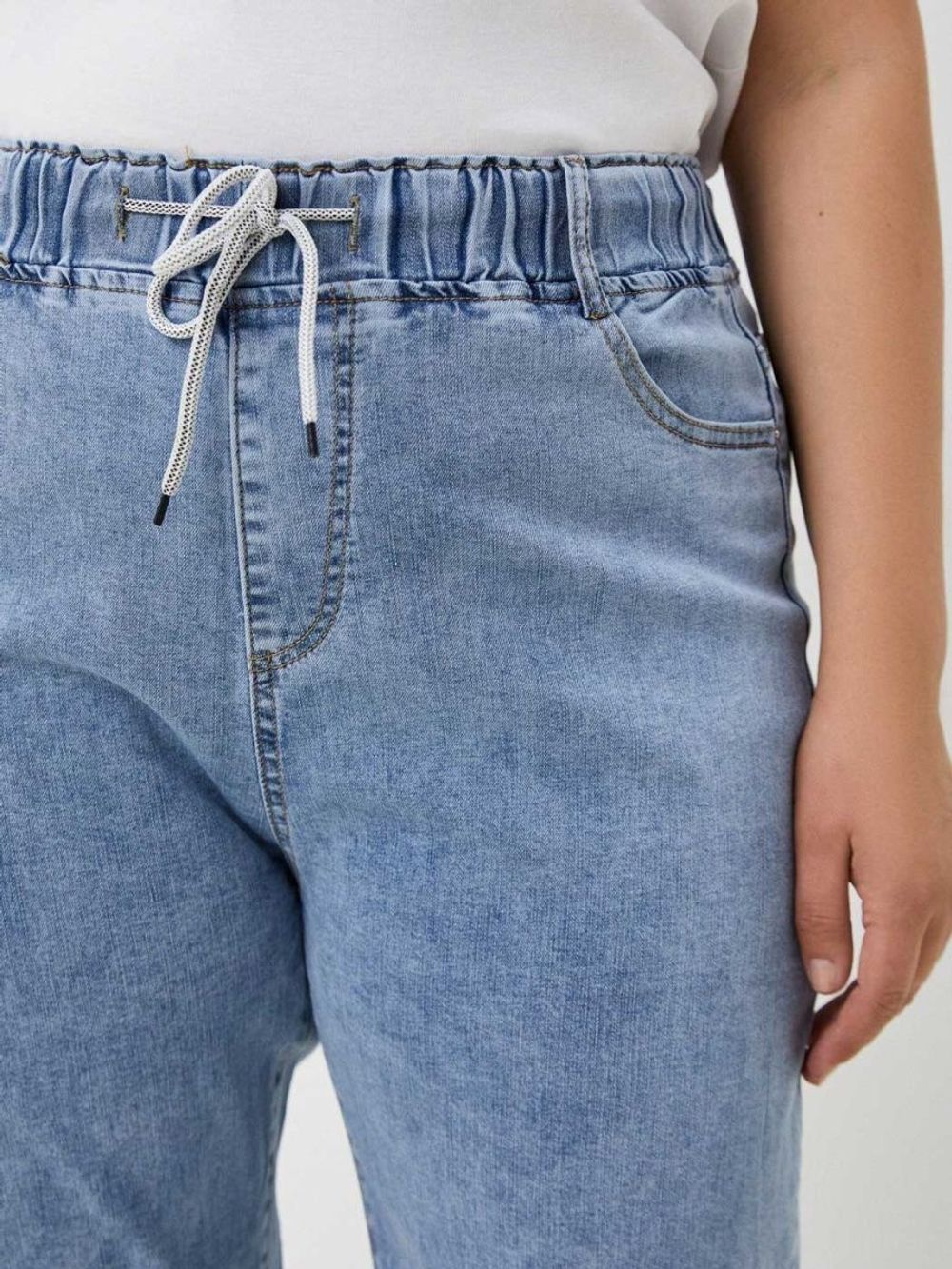 Джинсы на резинке