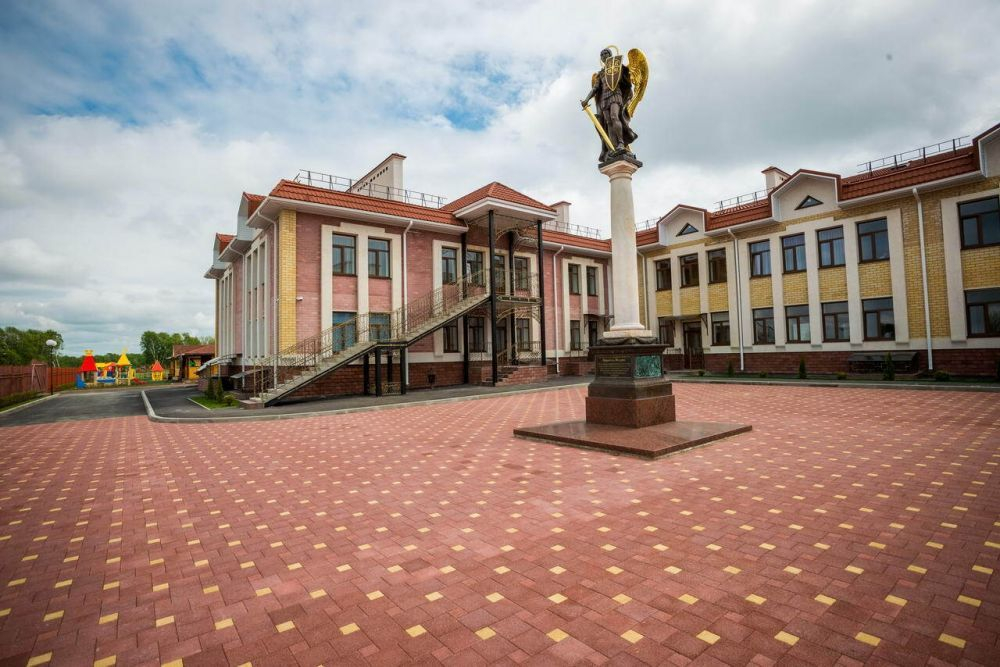 Гранитная тротуарная плитка КВАДРАТ - Б.3.К.6 Гранит Красный с черным