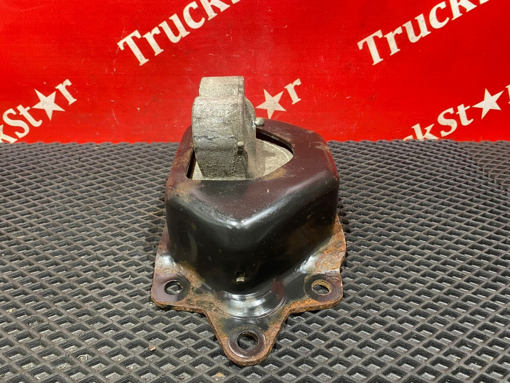 Подушка двигателя задняя 2016 г