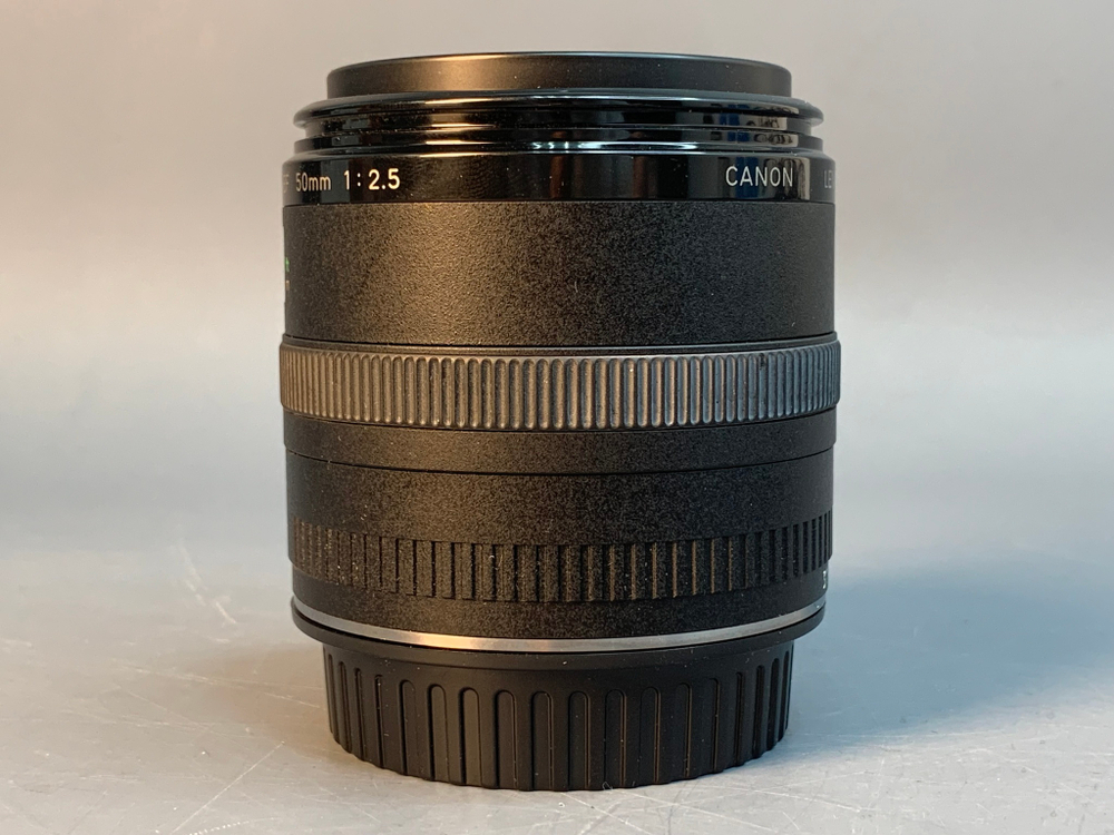 Canon EF 50mm f/2.5 Compact Macro