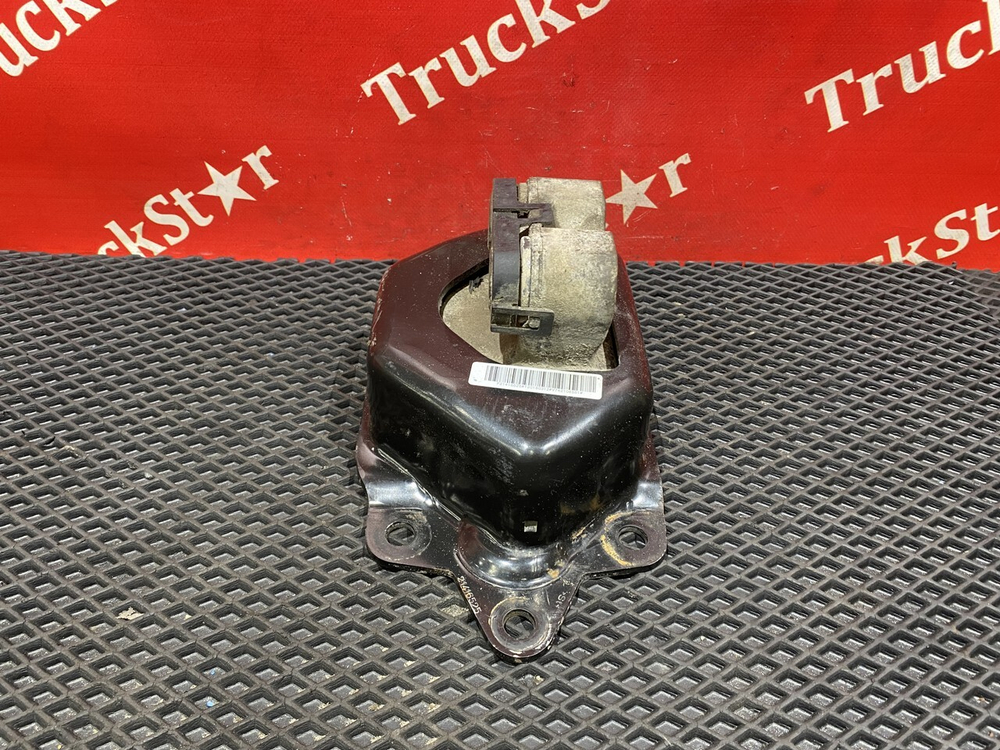 Подушка двигателя задняя 2018г.