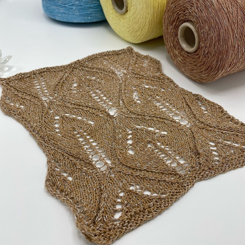 Бобинная пряжа для вязания (200 гр.) LAGOPOLANE 41% хлопок 36% полиамид 18% полиэстер 5% люрекс