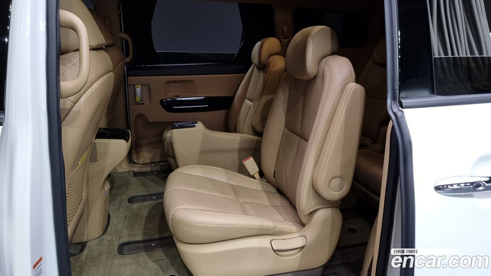 Kia The New Carnival (Sedona) 9-и местный High Limousine (03.2020)