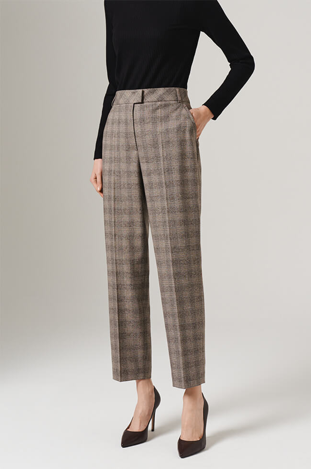 31076 Брюки женские (бежево-коричневая клетка)