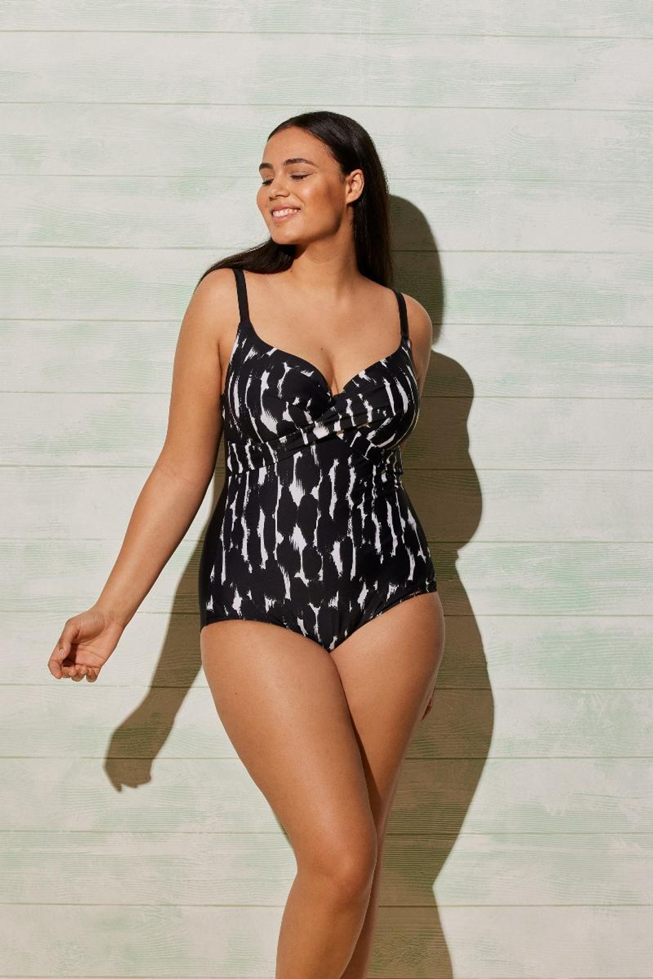 82232 Купальник сплошной