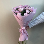 Букет из 9 нежных фиолетовых кустовых роз в упаковке