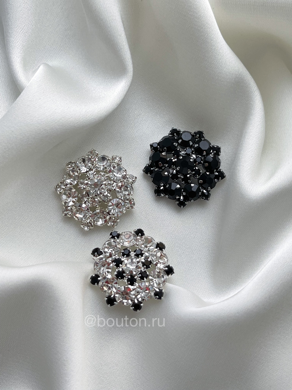 Пуговицы Стразы1 серебристые с черными деталями