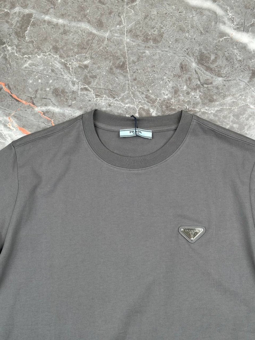 Футболка Prada