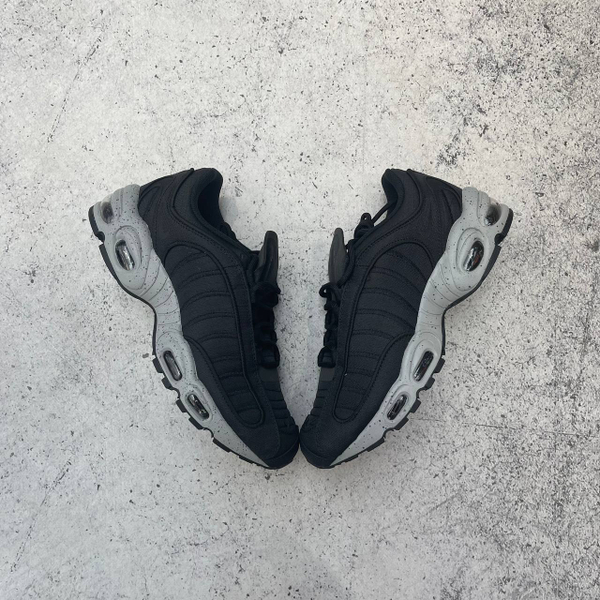 Кроссовки Nike Air Max Tailwind 4 black/grey