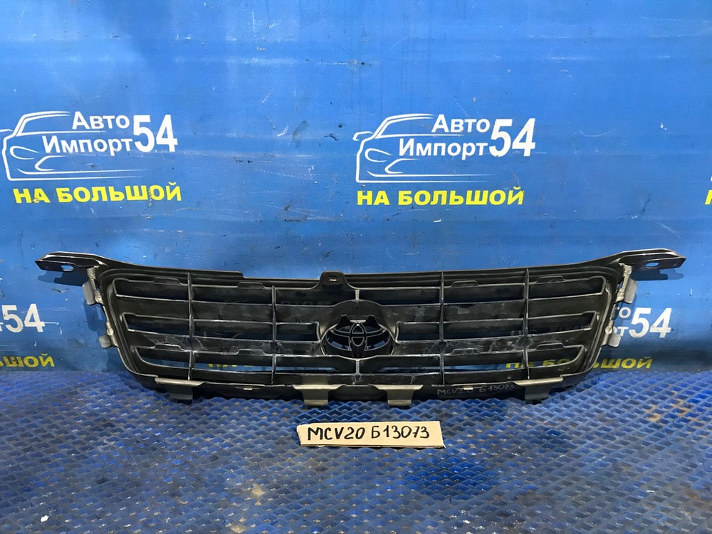 Решетка радиатора TOYOTA CAMRY GRACIA 1999-2001