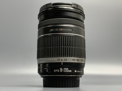 Canon EF-S 18-200mm IS Царапины на линзе