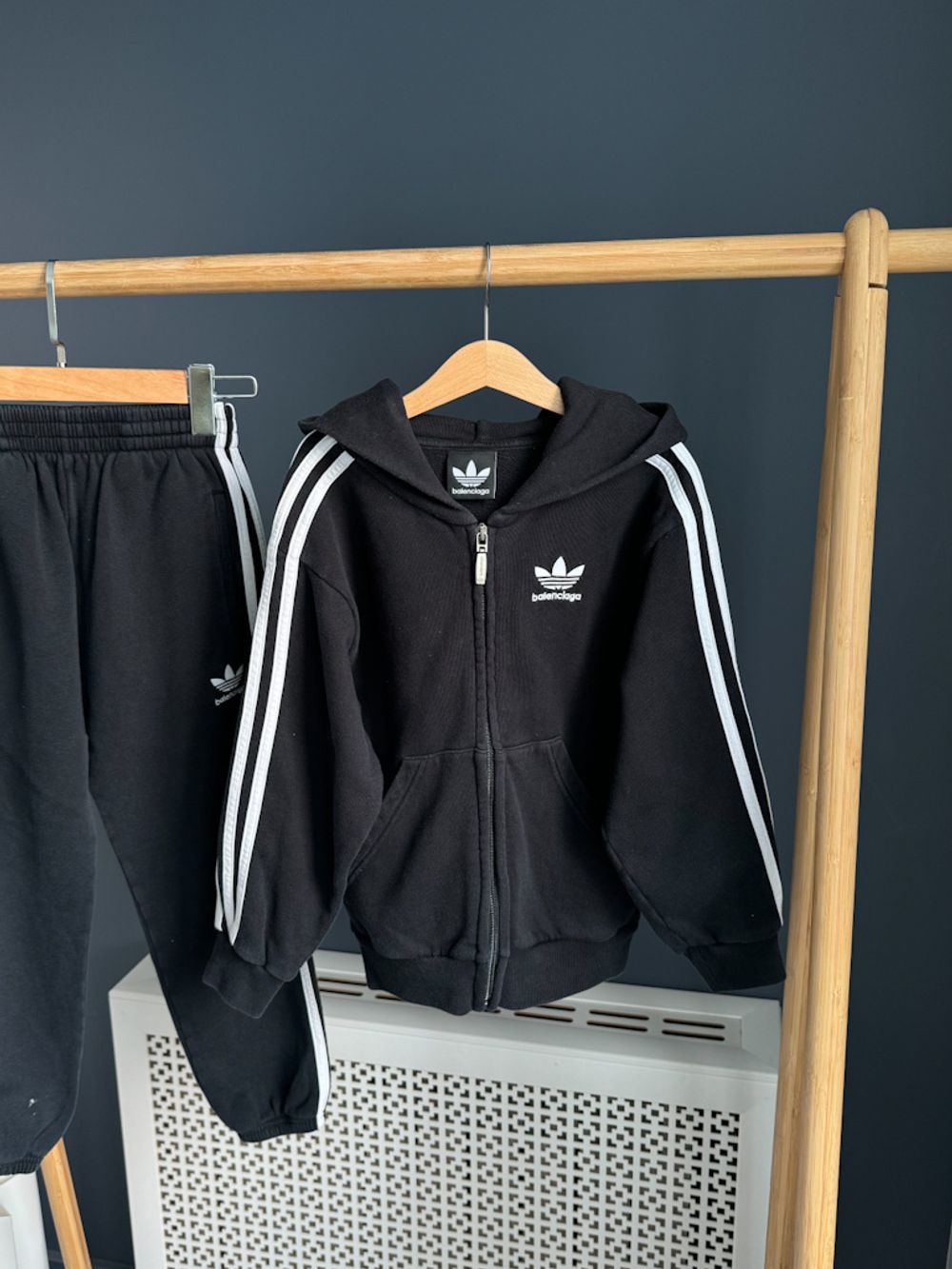 Костюм Balenciaga, 128