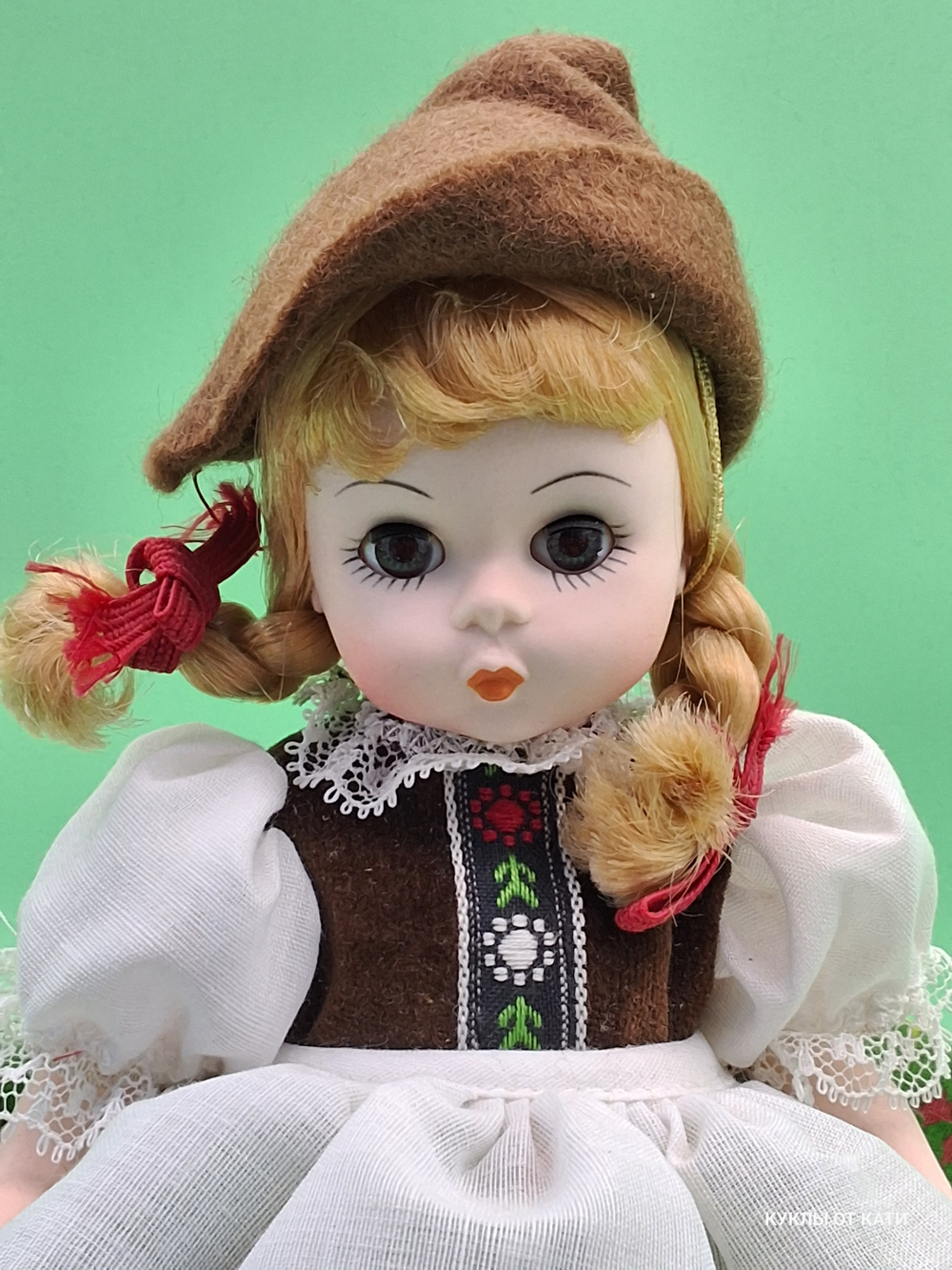 Коллекционная кукла Madame Alexander винтаж 033547