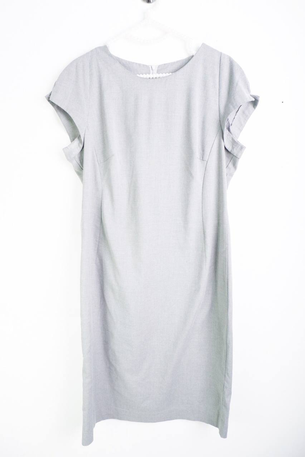 Платье базовое для удобного и практичного образа, визуально на 46 размер