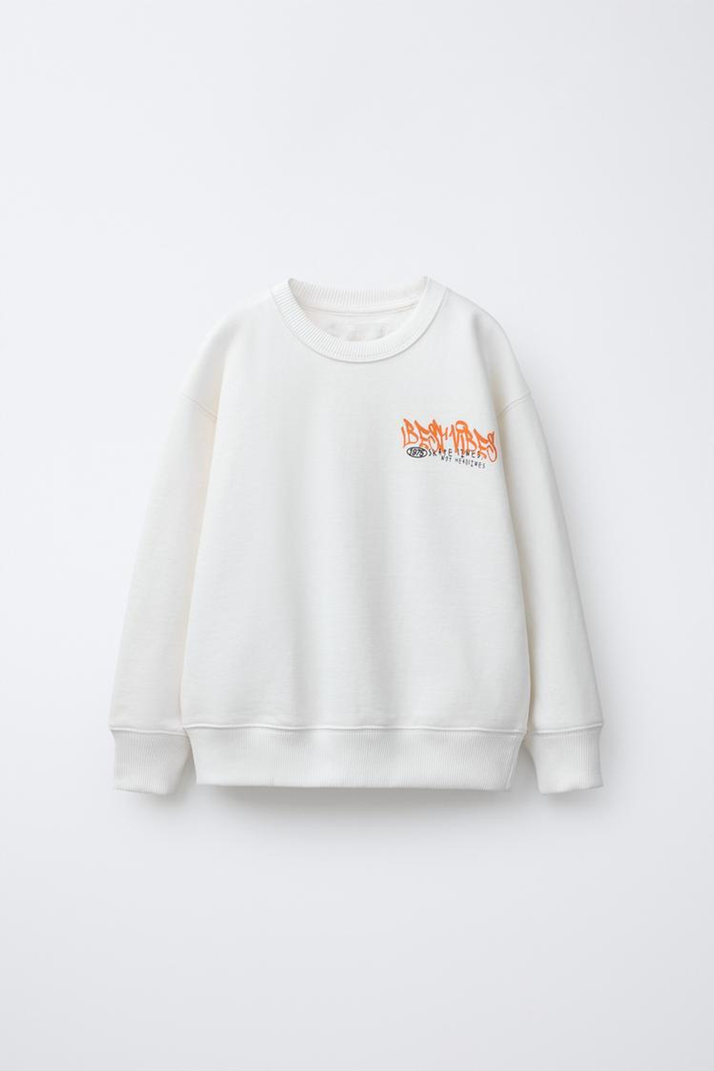 ZARA ТОЛСТОВКА С ПРИНТОМ «ГРАФФИТИ», БЕЛЫЙ