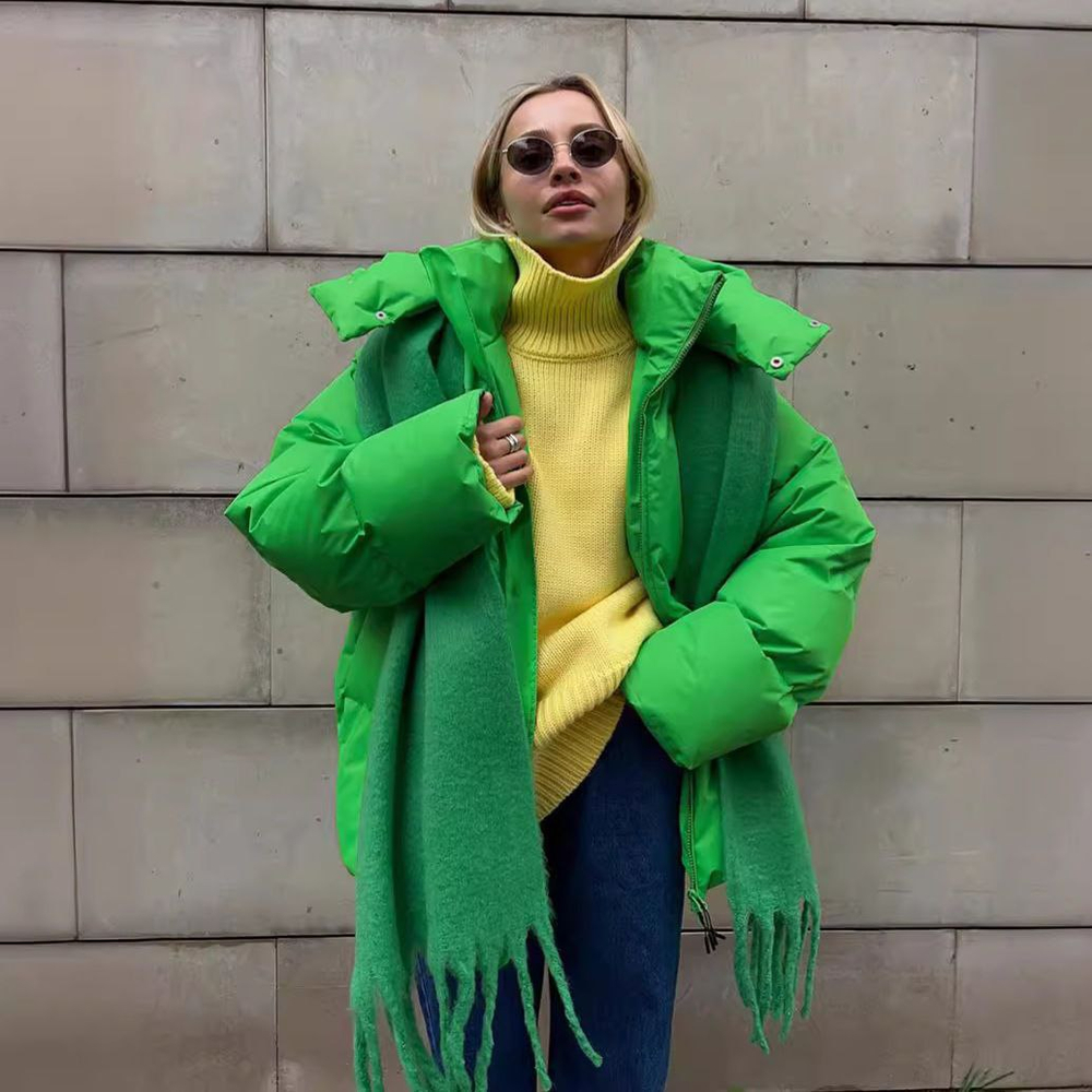 Объемный женский пуховик