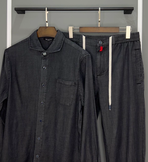 Джинсовый костюм Kiton