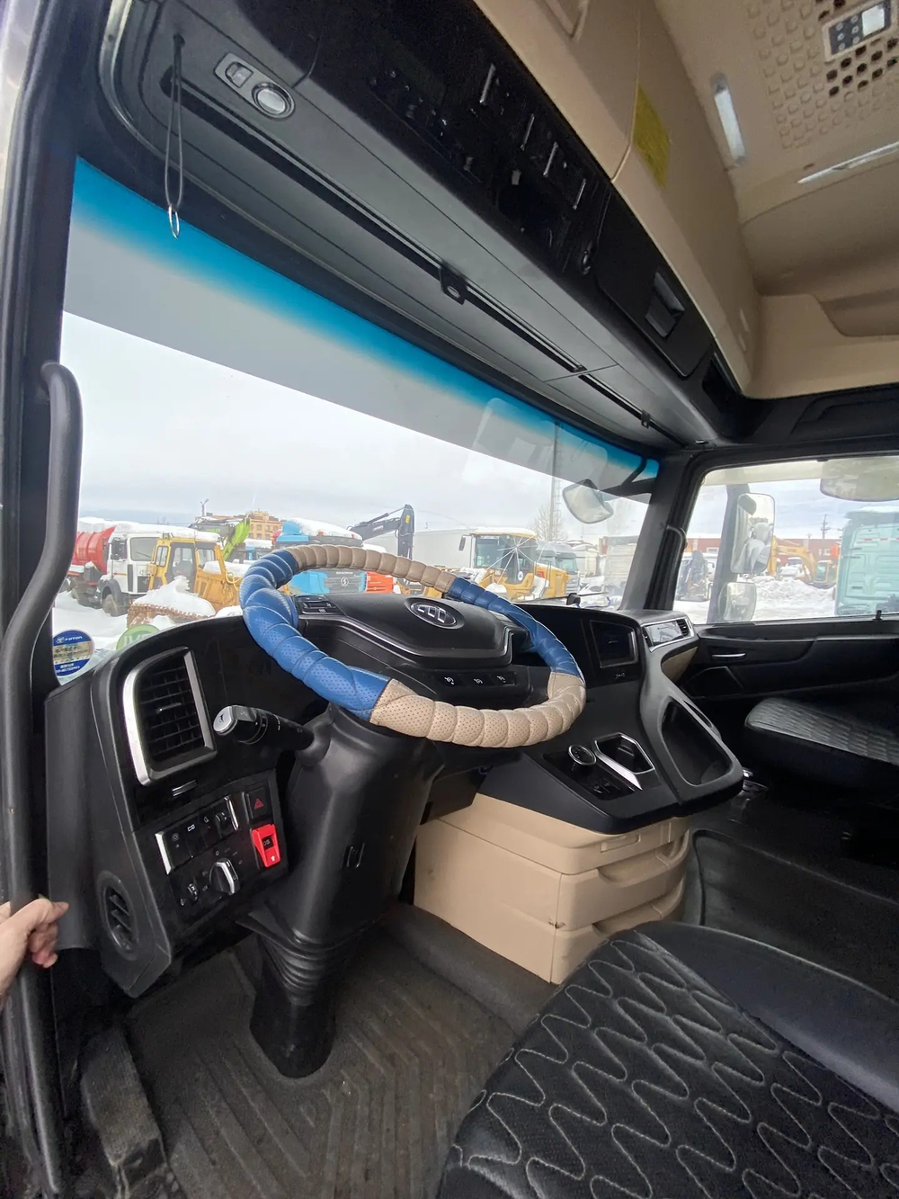 Foton AUMAN Galaxy 6x4 Седельный тягач BJ4259Y6DHL-12 (Дизельный, 12,9 л, 579 л.с., АТ)