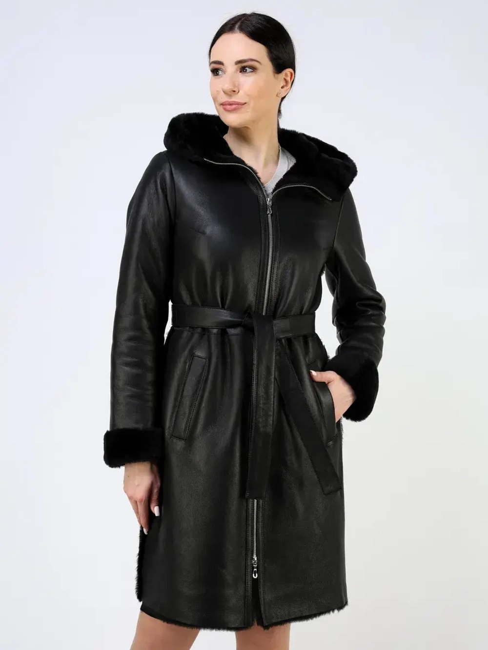 Дубленка зимняя натуральная с капюшоном