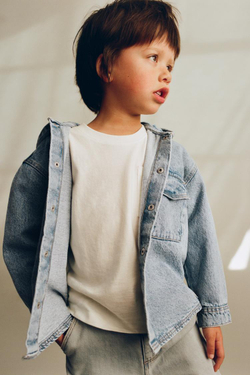 ZARA ДЖИНСОВАЯ КУРТКА-РУБАШКА С КАПЮШОНОМ, ВЫЦВЕТШИЙ СИНИЙ