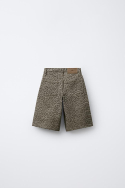 ZARA ДЖИНСОВЫЕ ШОРТЫ С АНИМАЛИСТИЧНЫМ ПРИНТОМ, КОРИЧНЕВЫЙ