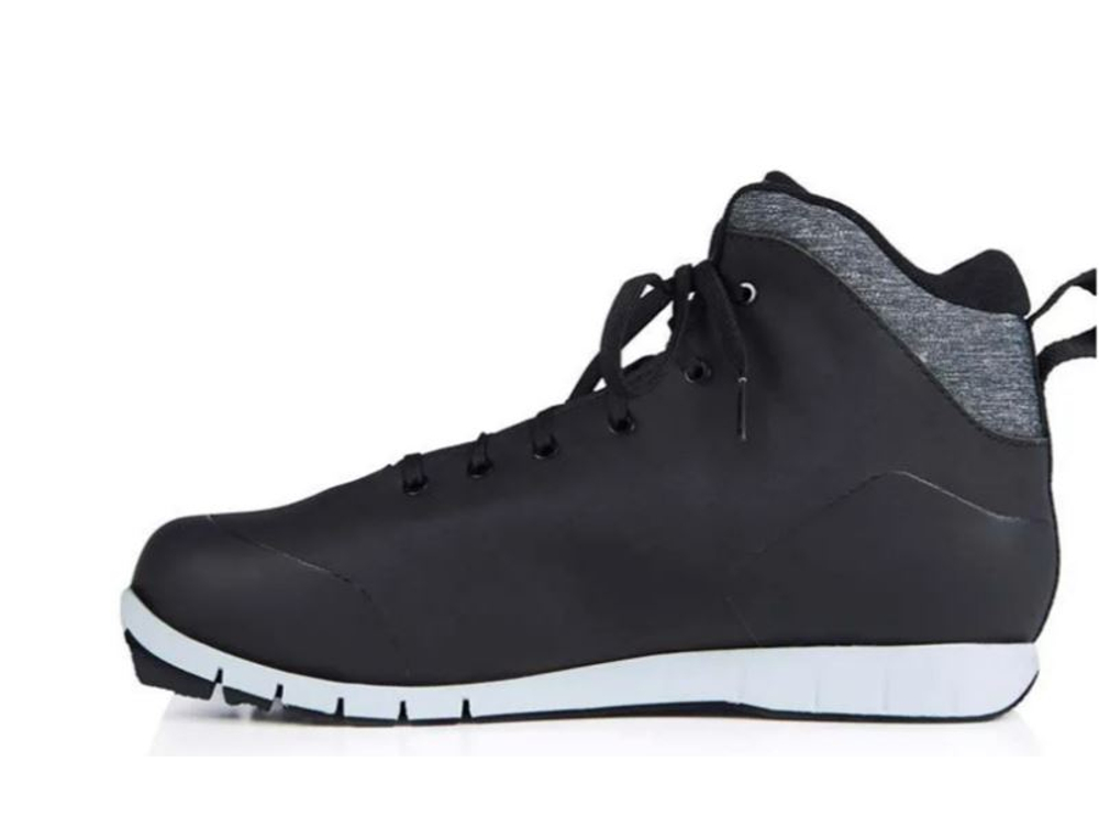 Лыжные ботинки FISCHER URBAN PURE BLACK