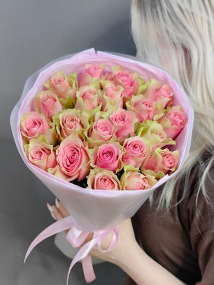 Букет из 21 роз сорта "LaBella" (Кения 40 см)