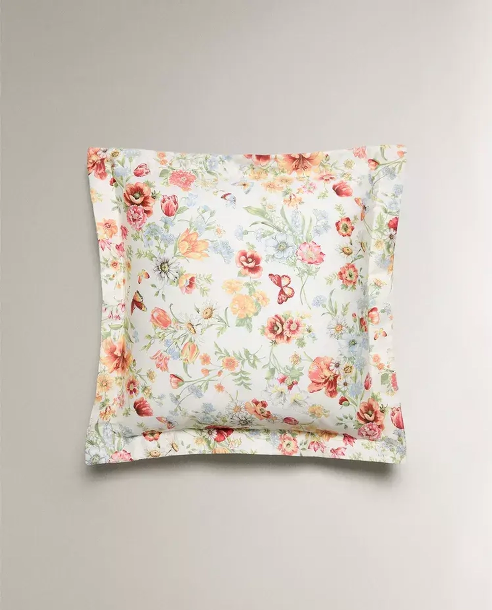 ZARA HOME НАВОЛОЧКА С ЦВЕТОЧНЫМ УЗОРОМ, ЖЕЛТОВАТО-БЕЛЫЙ