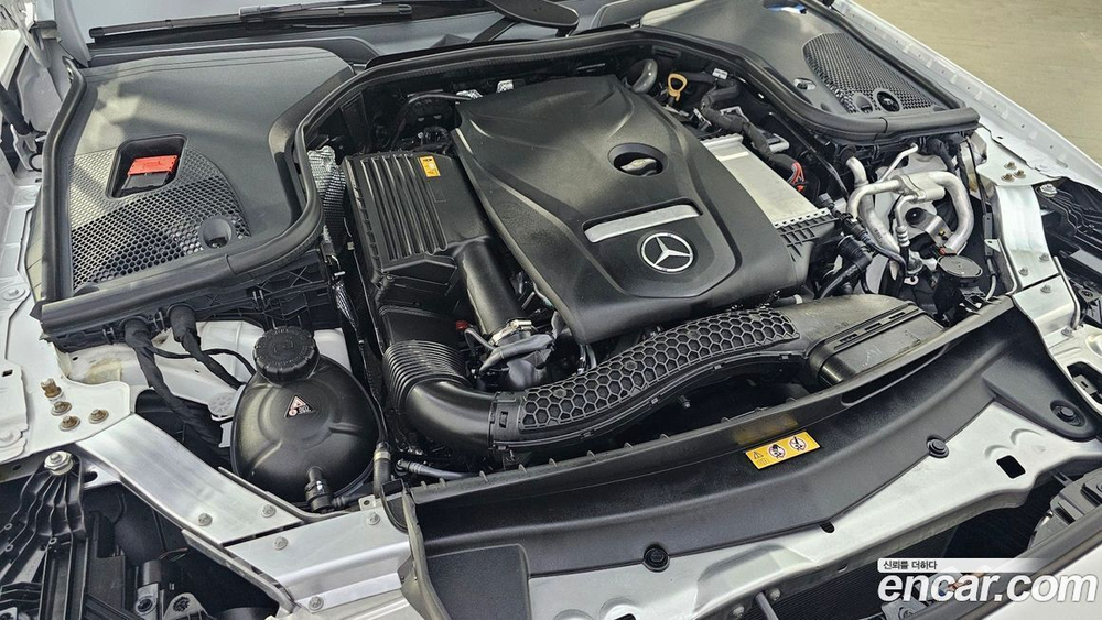 Mercedes-Benz E-Class W213 E250 Avangarde (12.2021)