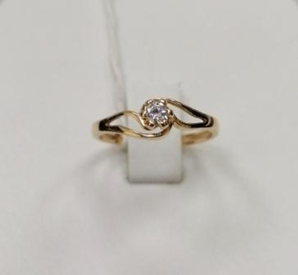 Кольцо из золота с фианитами