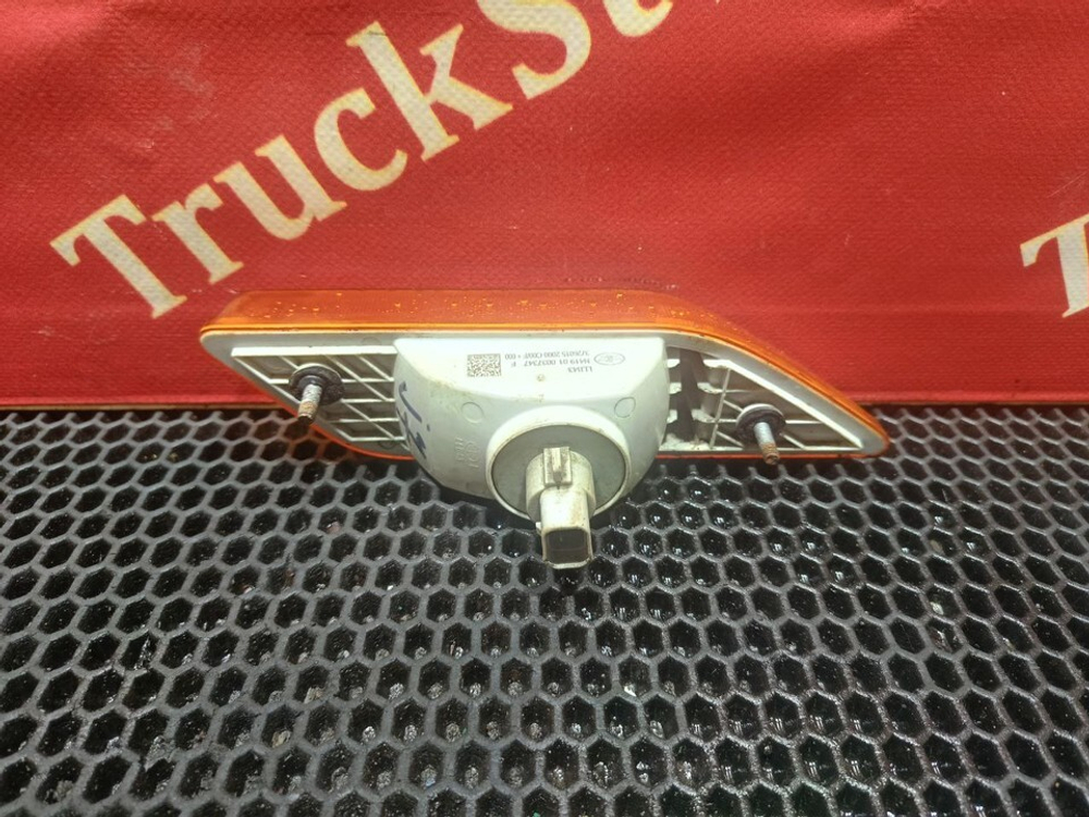 Повторитель указателя поворота левый