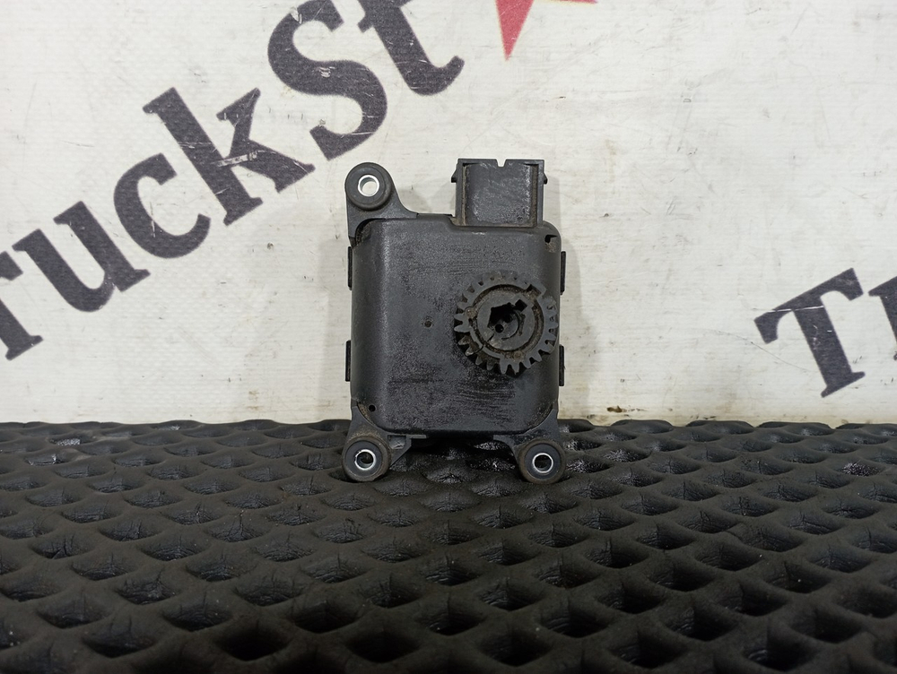 Моторчик заслонки отопителя