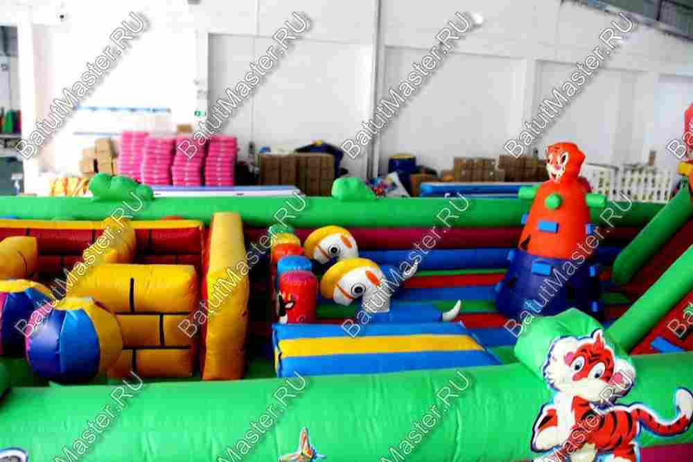 Коммерческий батут "Тигриная страна 2 с низкой горкой" 12*6*3 м
