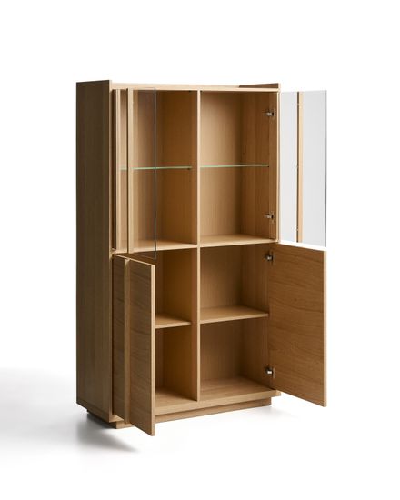 Витрина Onix из дубового шпона в натуральной отделке